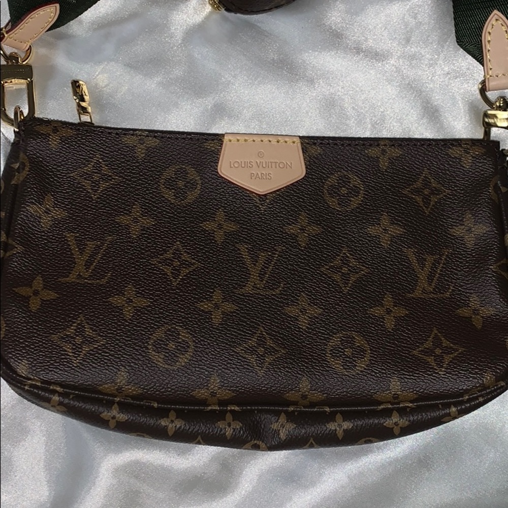 Louis Vuitton multi pochette